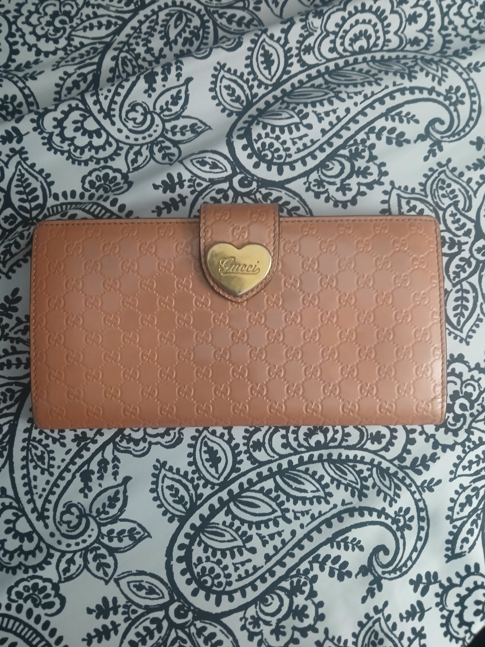 Gucci Tan Leather Wallet with Heart Logo